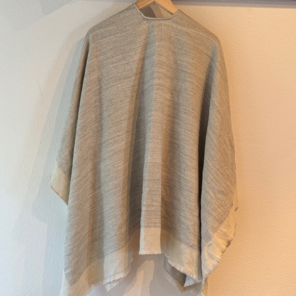 A New Day Travel Shrug Lightweight Soft Poncho, Grey, One Size - Picture 3 of 6